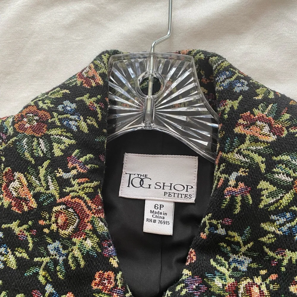 The Tog Shop Black Pinkish Floral jacket 6p